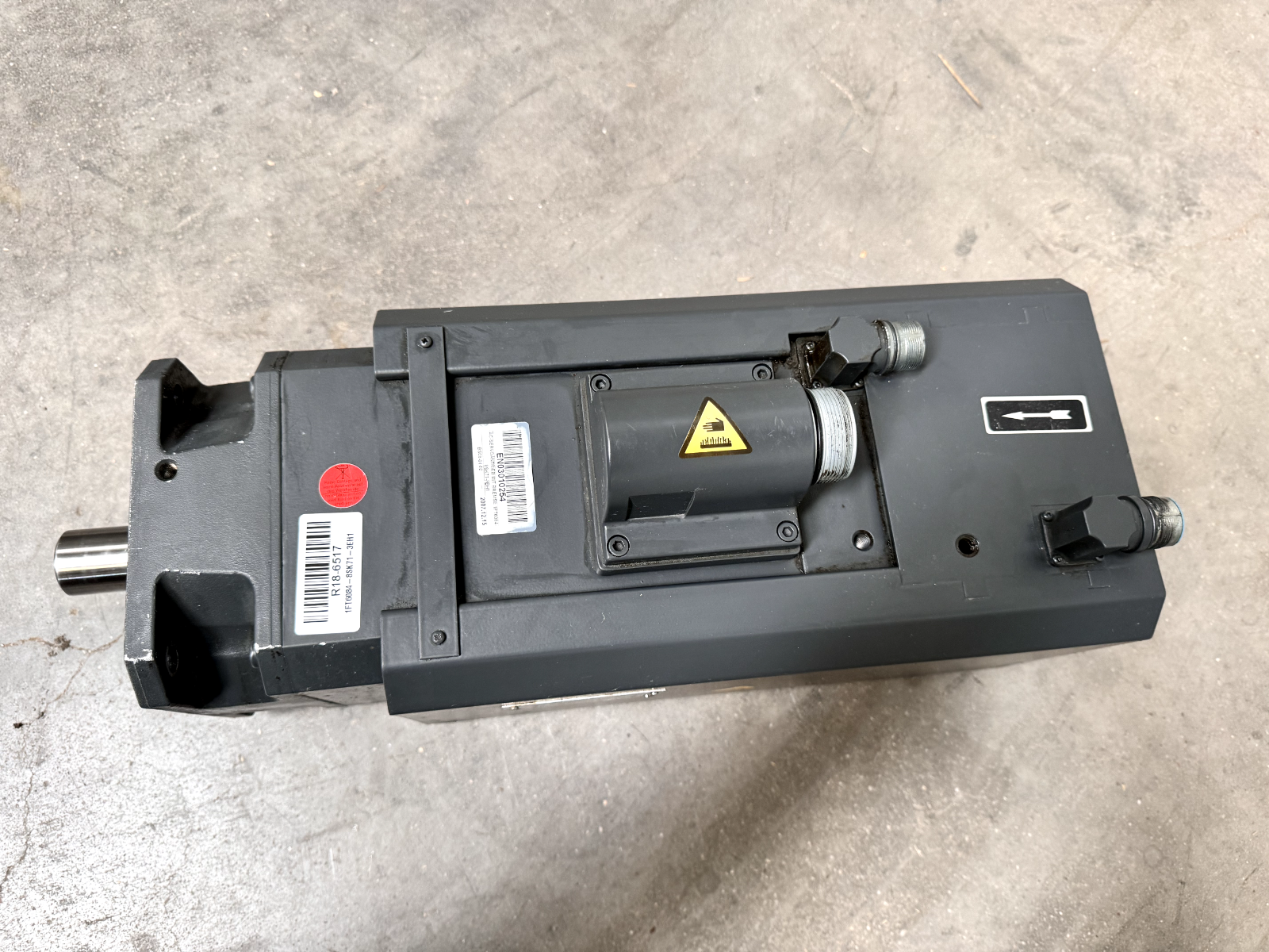 SIEMENS 3 PHASE MOTOR 1FT6084-8SK71-3EH1