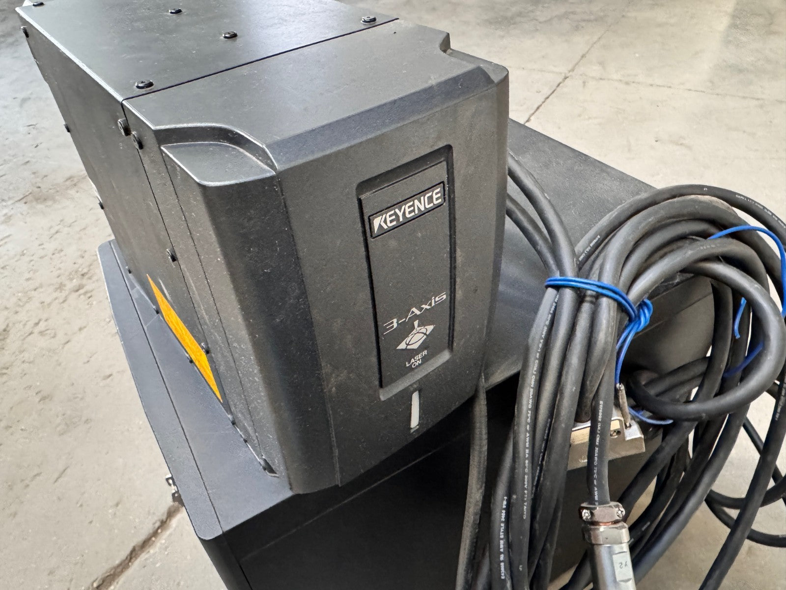 KEYENCE  3 AXIS FIBER LASER MARKER  MD-F3120