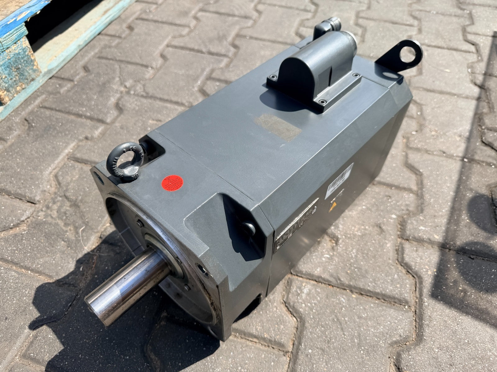 SIEMENS	BRUSHLESS SERVOMOTOR	1FT6105-8AF71-3EG1