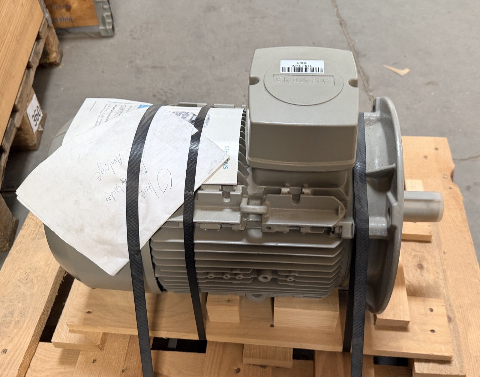 SIEMENS	1AV3132B   1LE10031CB234GA4	UD  2206/2443410-001-001