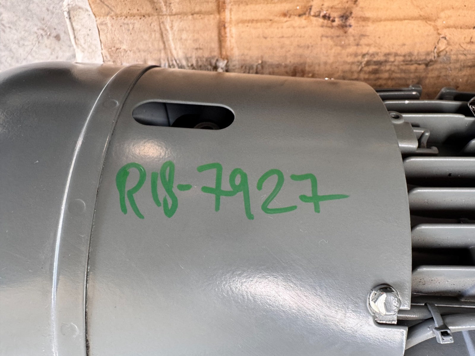 LENZE	GKS09-3M VBR 100C12 / MHEMABI100-12C1C	15574782