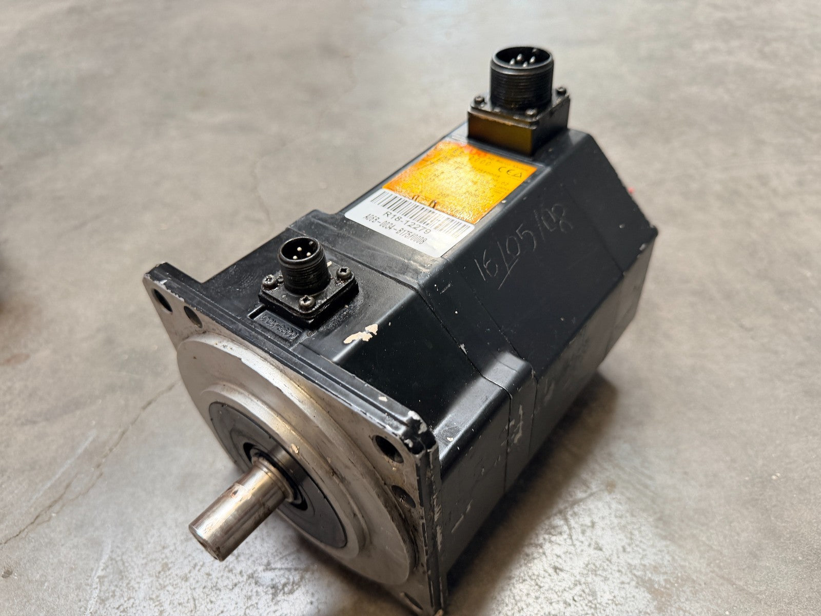 FANUC	  AC SERVO MOTOR	A06B-0034-B175#0008