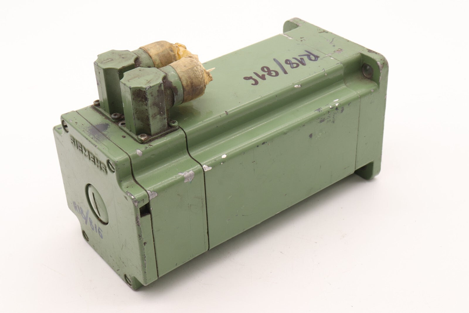 SIEMENS	3 PHASE MERMANENT MAGNET MOTOR	1FT5044-0AC01-1-Z