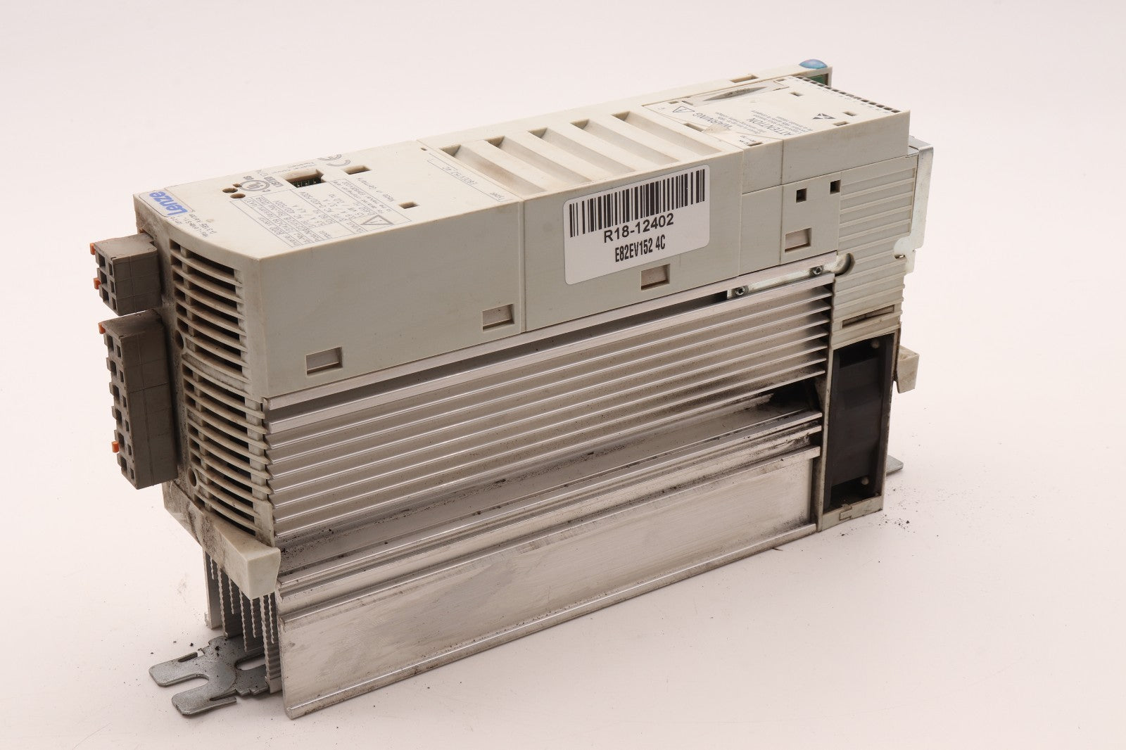 LENZE	INVERTER 8200 VECTOR	E82EV152 4C