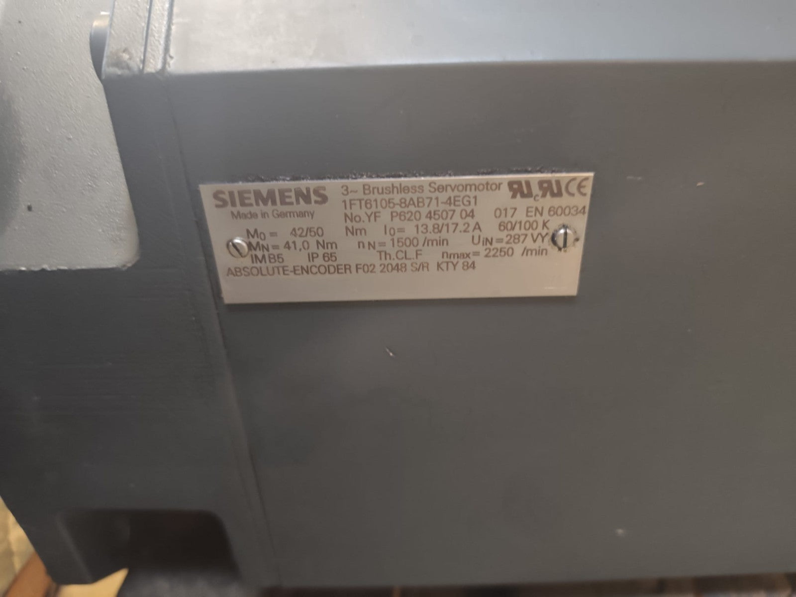 SIEMENS	3 BRUSHLESS SERVOMOTOR	1FT6105-8AB71-4EG1