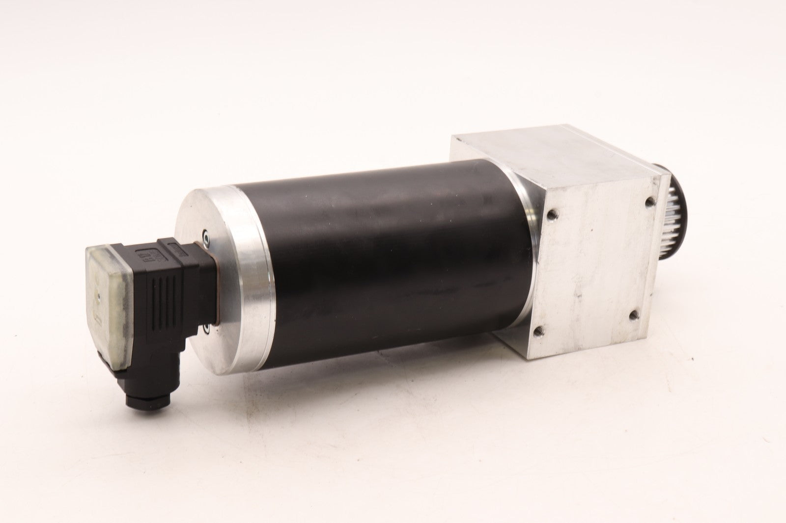 GEFEG-NECKAR	1367128	M8/3 D882Z00006004