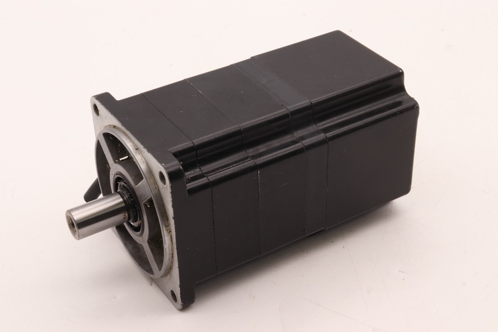 SANYO DENKI	AC SERVOMOTOR P5	P50B07030DXJ20