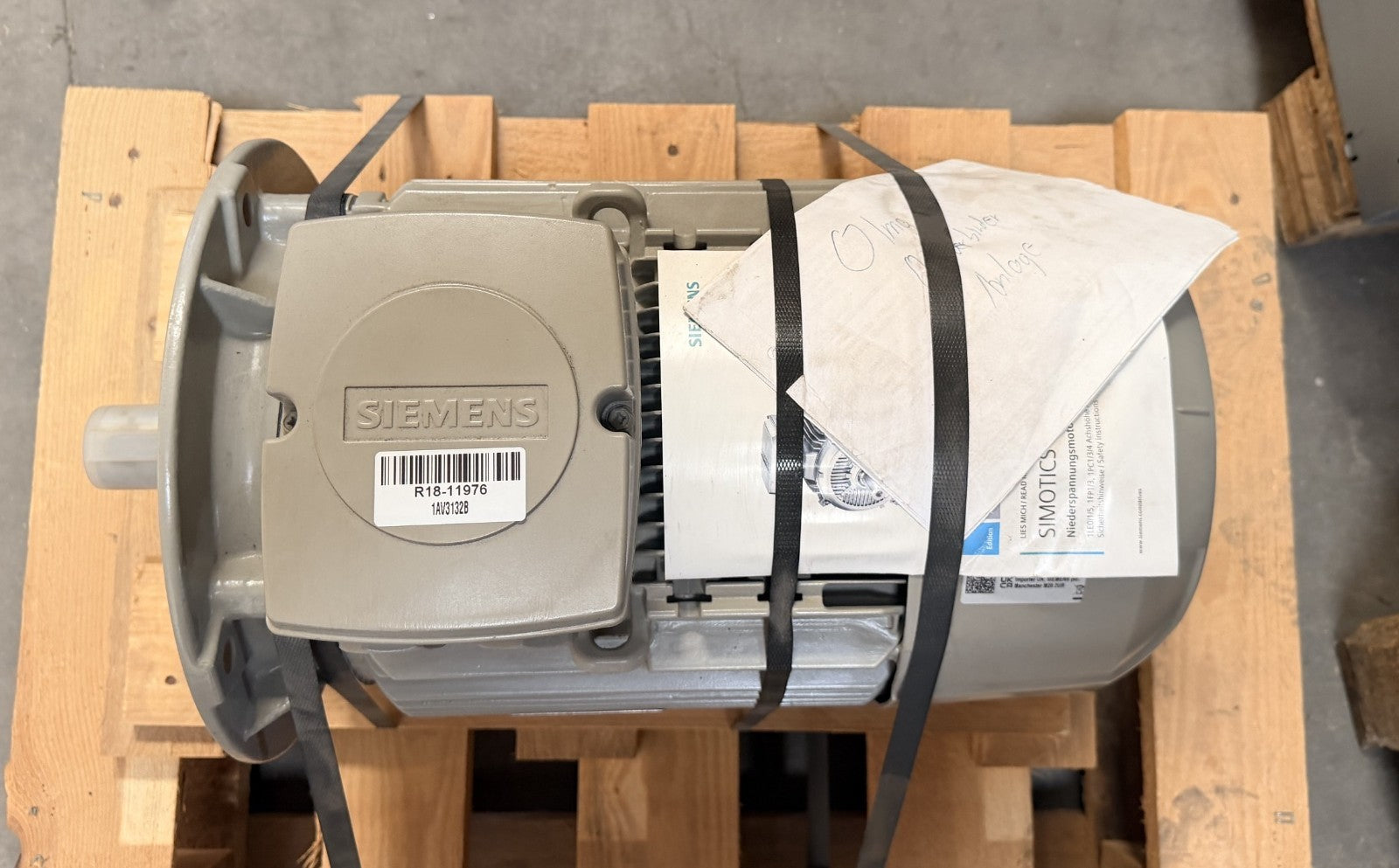 SIEMENS	1AV3132B   1LE10031CB234GA4	UD  2206/2443410-001-001