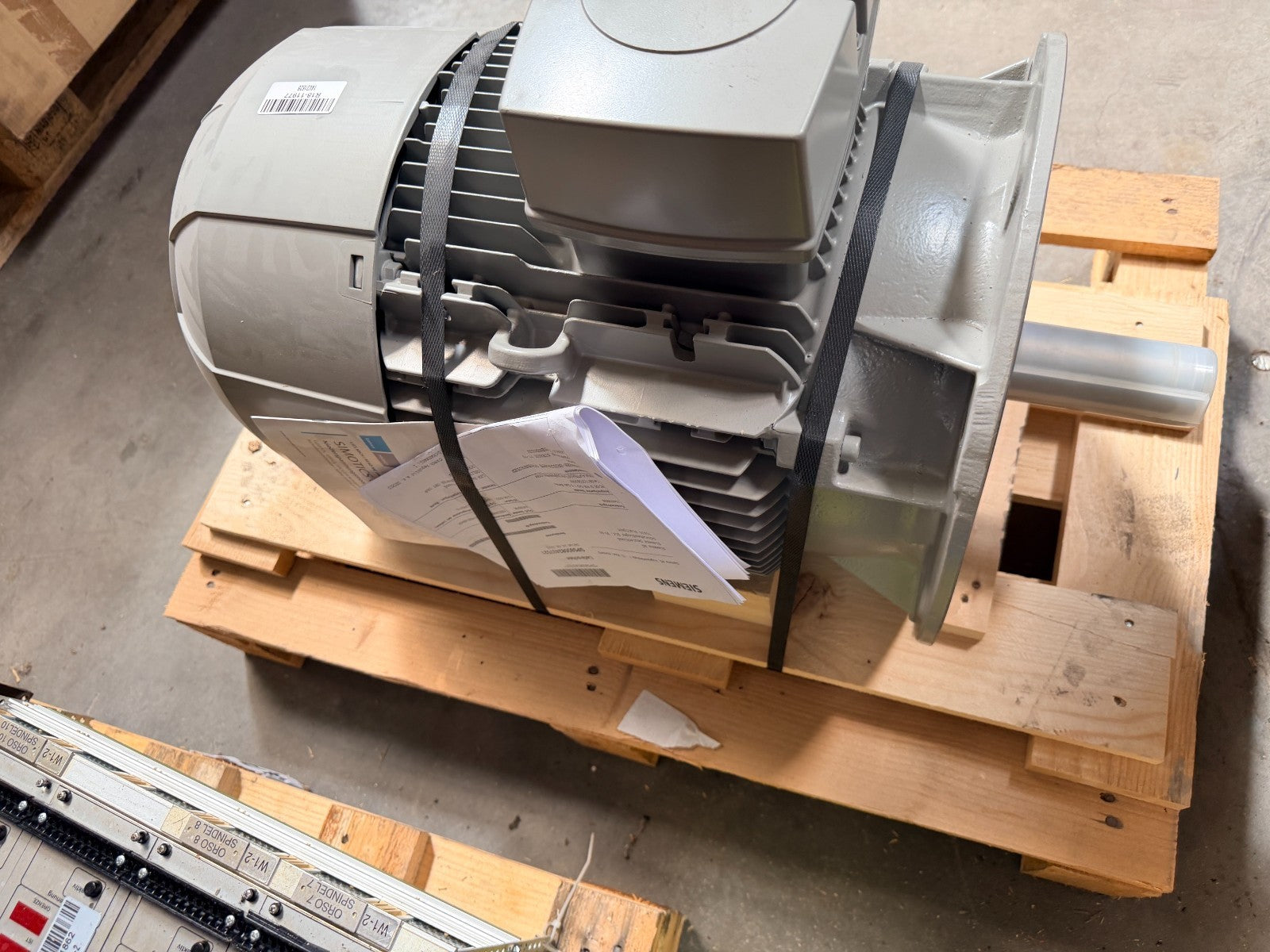 SIEMENS	1AV3162B  1LE10031DB234FA4	UD 2208/701831224-004