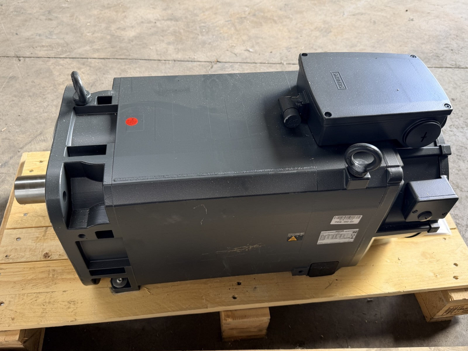 SIEMENS	SIMOTICS 3 PHASE MOTOR	1PH8165-1MF03-0CA1