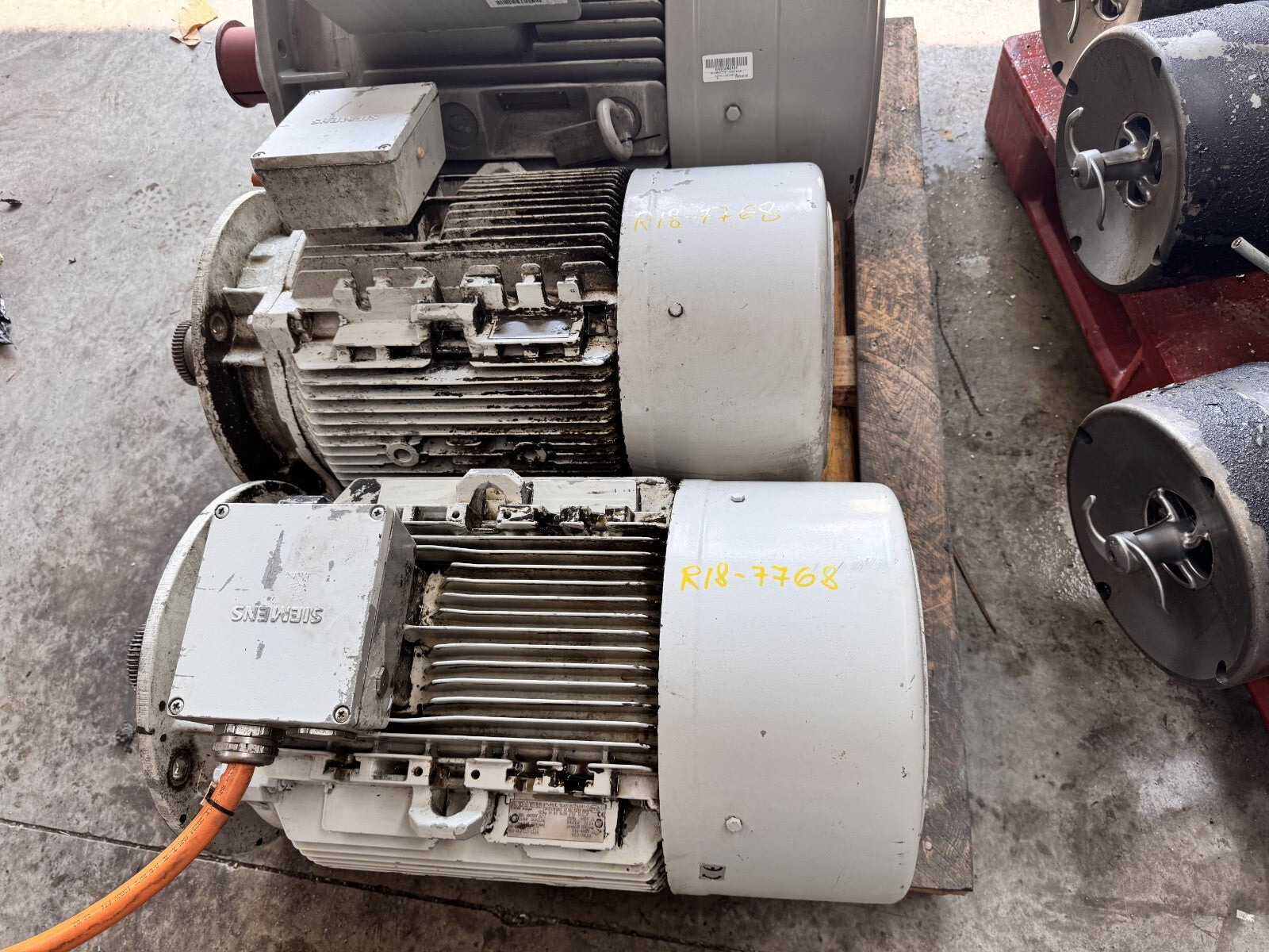 Siemens	1la51832aa61-z