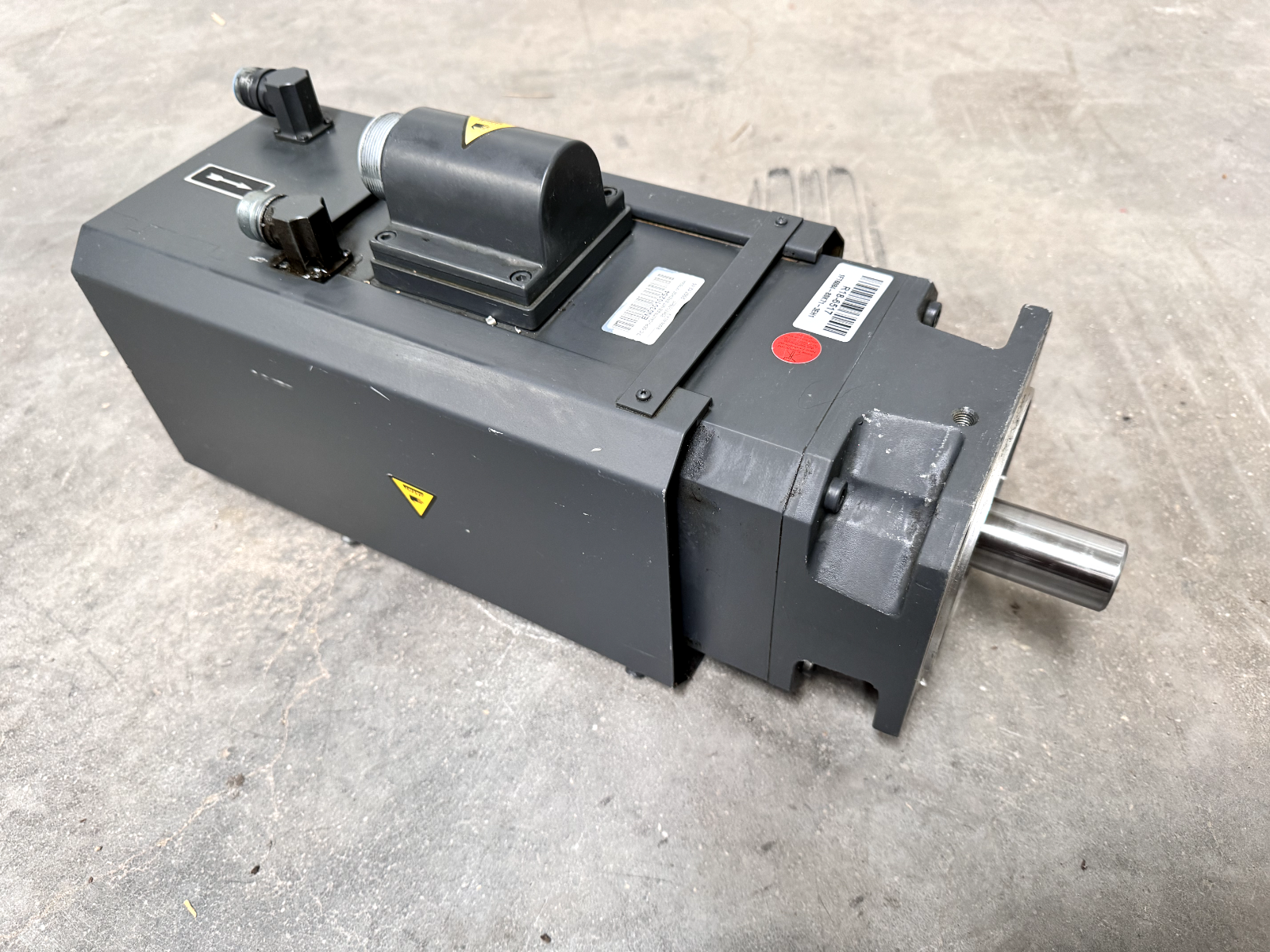 SIEMENS 3 PHASE MOTOR 1FT6084-8SK71-3EH1