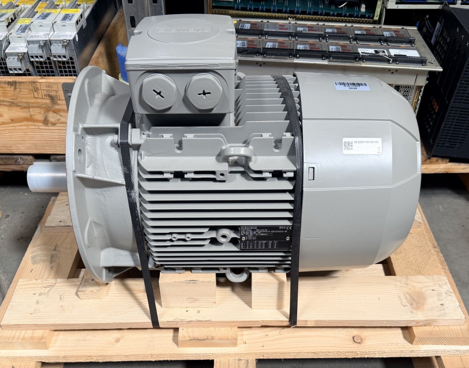 SIEMENS	1AV3162B  1LE10031DB234FA4	UD 2208/701831224-004