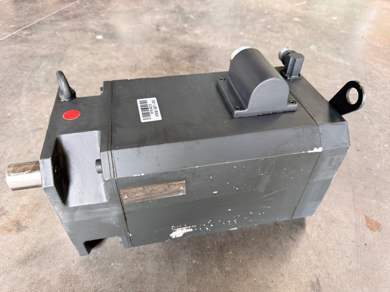 SIEMENS	3 PHASE BRUSHLESS SERVOMOTOR	1FT6105-8AF71-2EG1