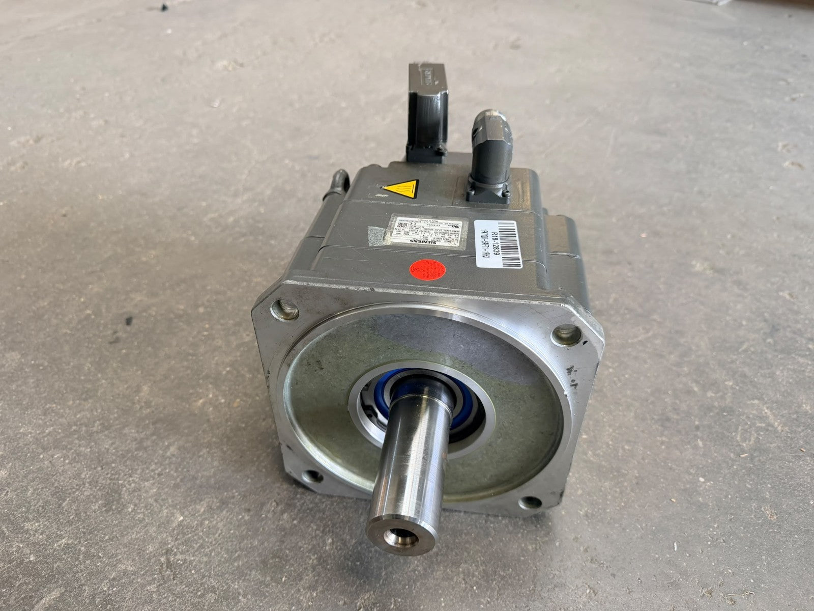 SIEMENS	3 PHASE MOTOR	1FK7100-5AF71-1FH3
