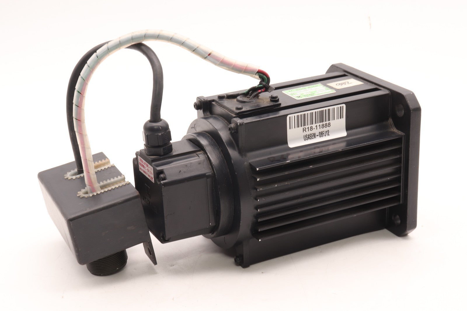 YASKAWA	AC SERVO MOTOR USASEM-08FJ12	1L0378-1