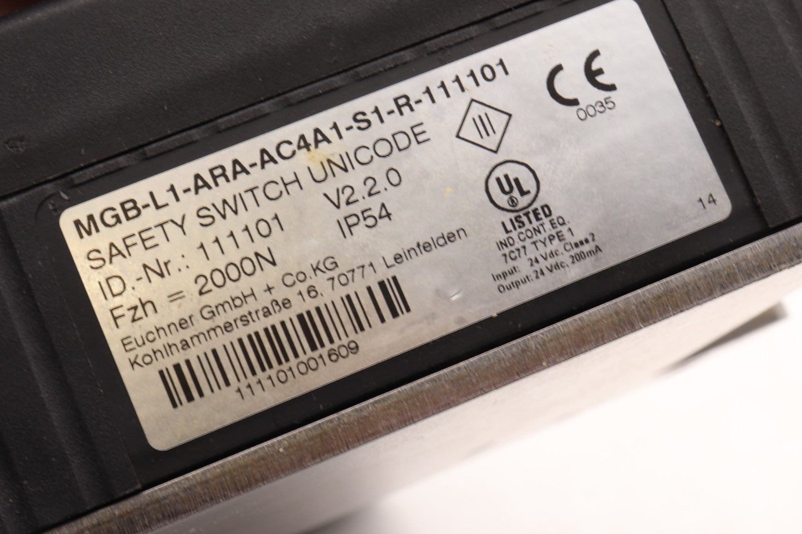 EUCHNER	MGB-L1-ARA-AC4A1-S1-R-111101 MGB-H-AA1A5-R-111739