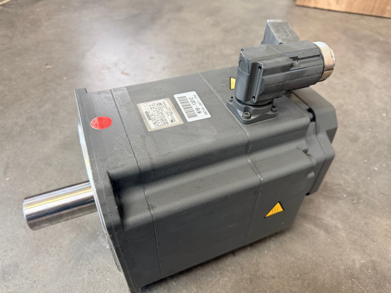 SIEMENS	3 PHASE MOTOR	1FK7103-5AF71-1FH3