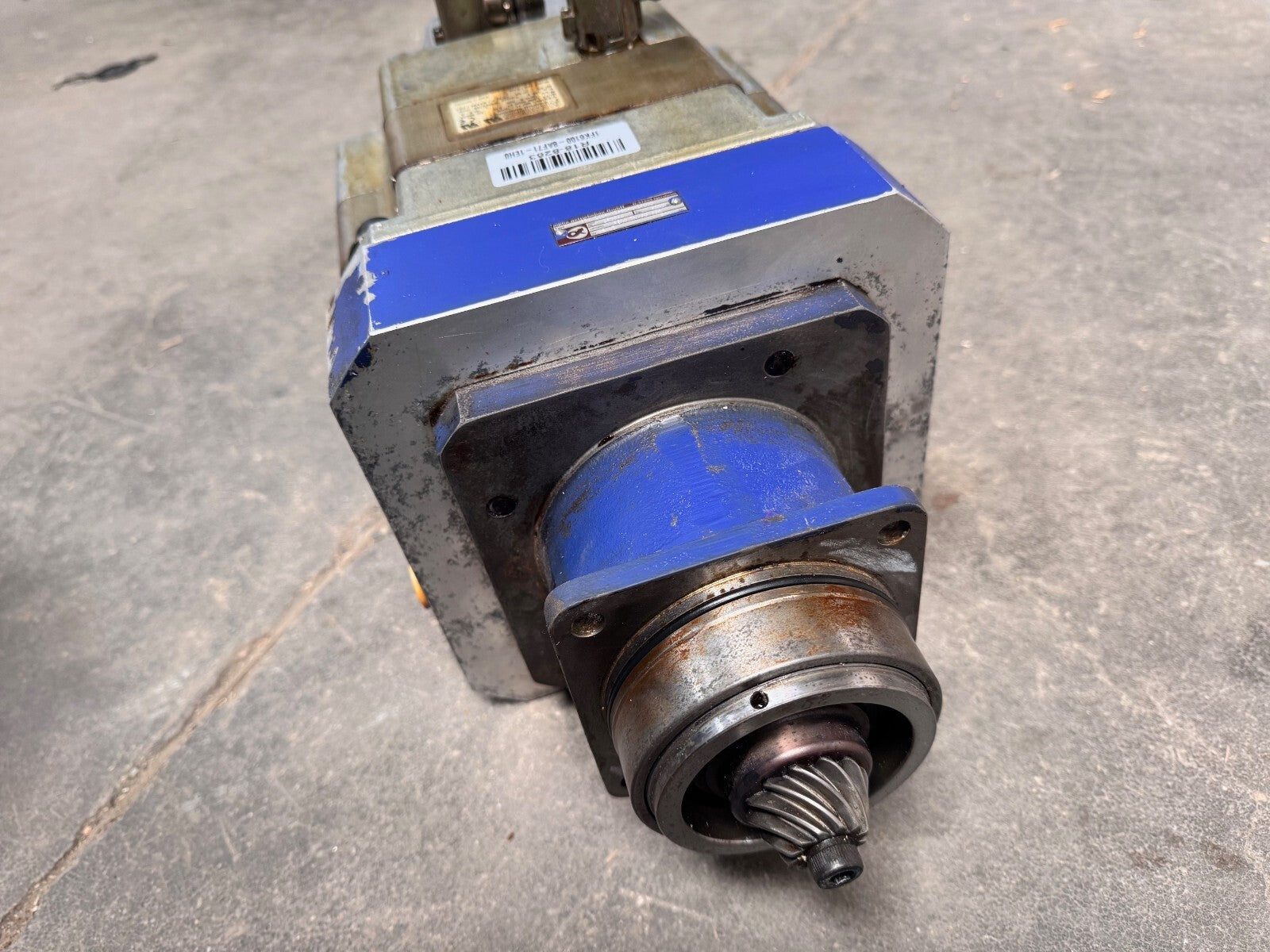 SIEMENS	3 PHASE BRUSHLESS SERVOMOTOR	1FK6100-8AF71-1EH0