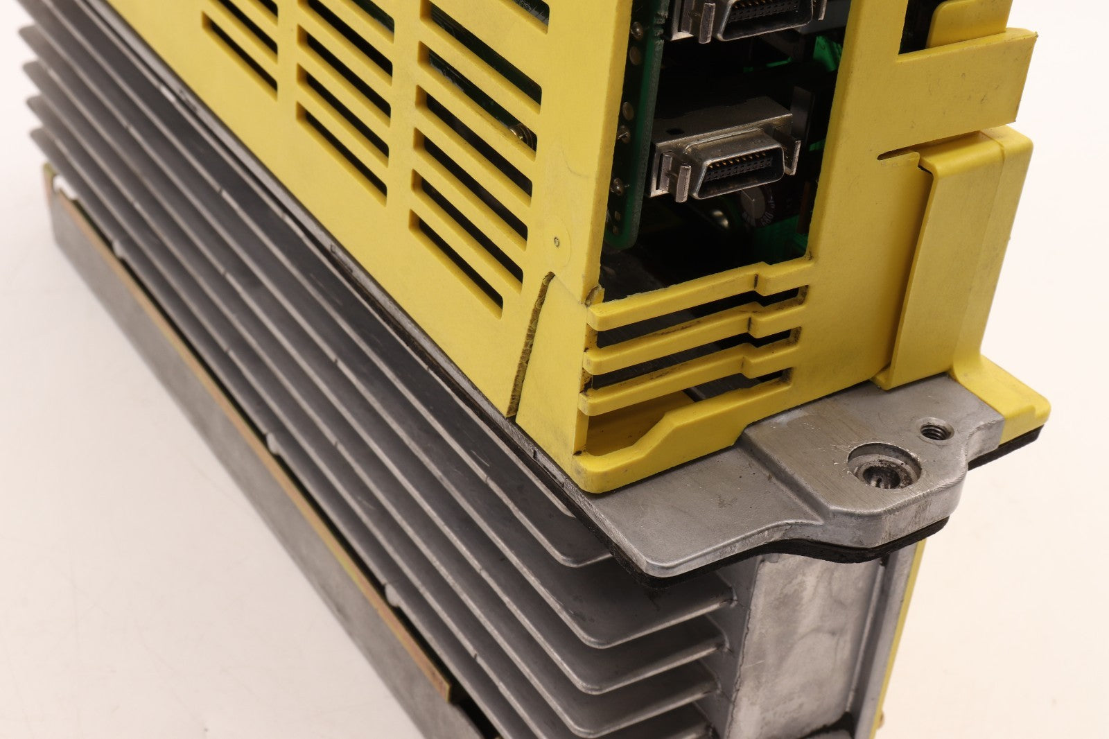 FANUC	  SERVO AMPLIFIER UNIT (BROKEN HAUSE)	A06B-6089-H105