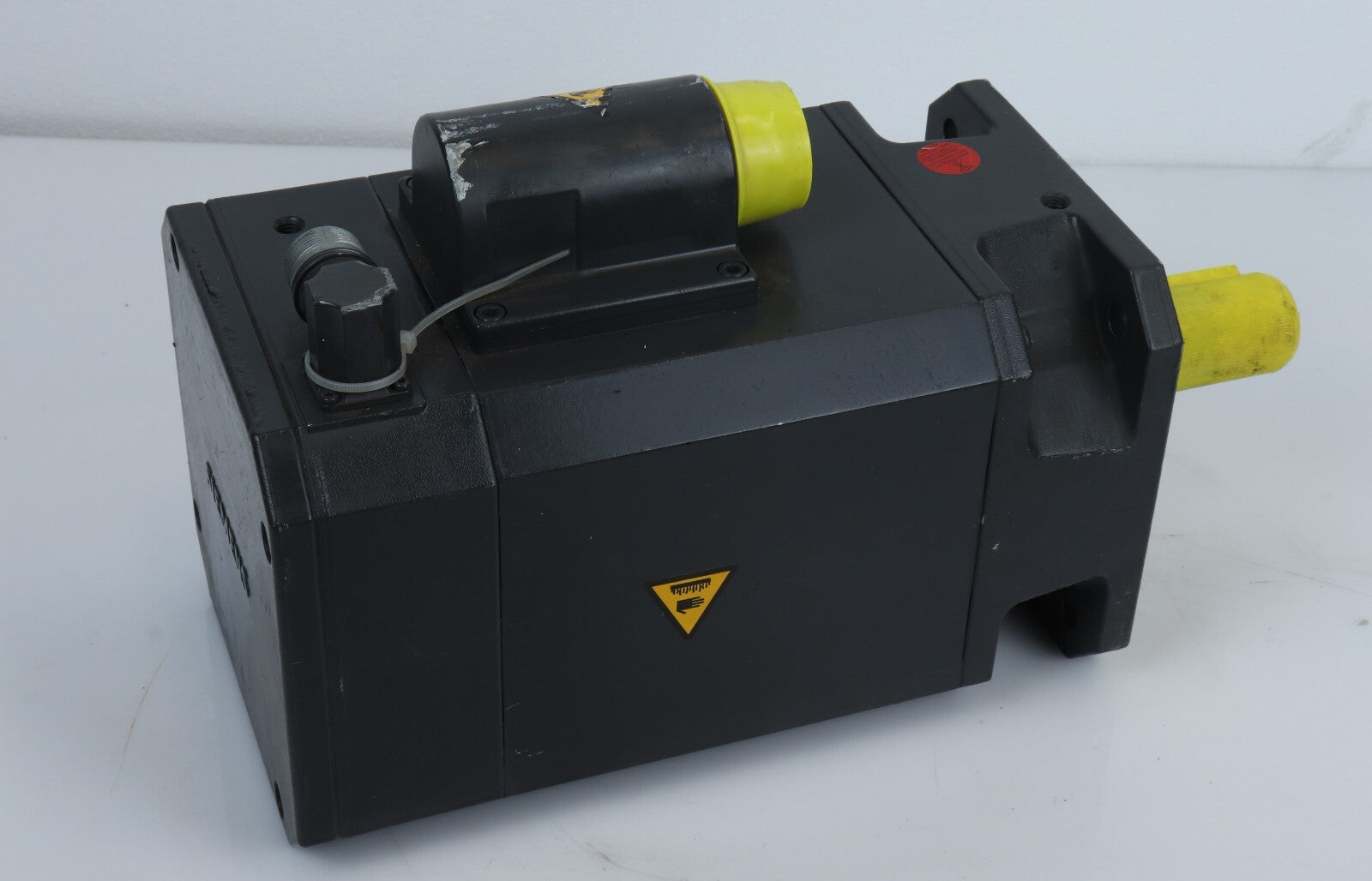 SIEMENS 3 PHASE MOTOR 1FT6082-8AC71-4EH1