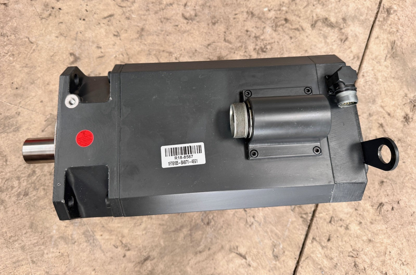 SIEMENS	3 PHASE BRUSHLESS SERVOMOTOR	1FT6105-8AB71-4EG1
