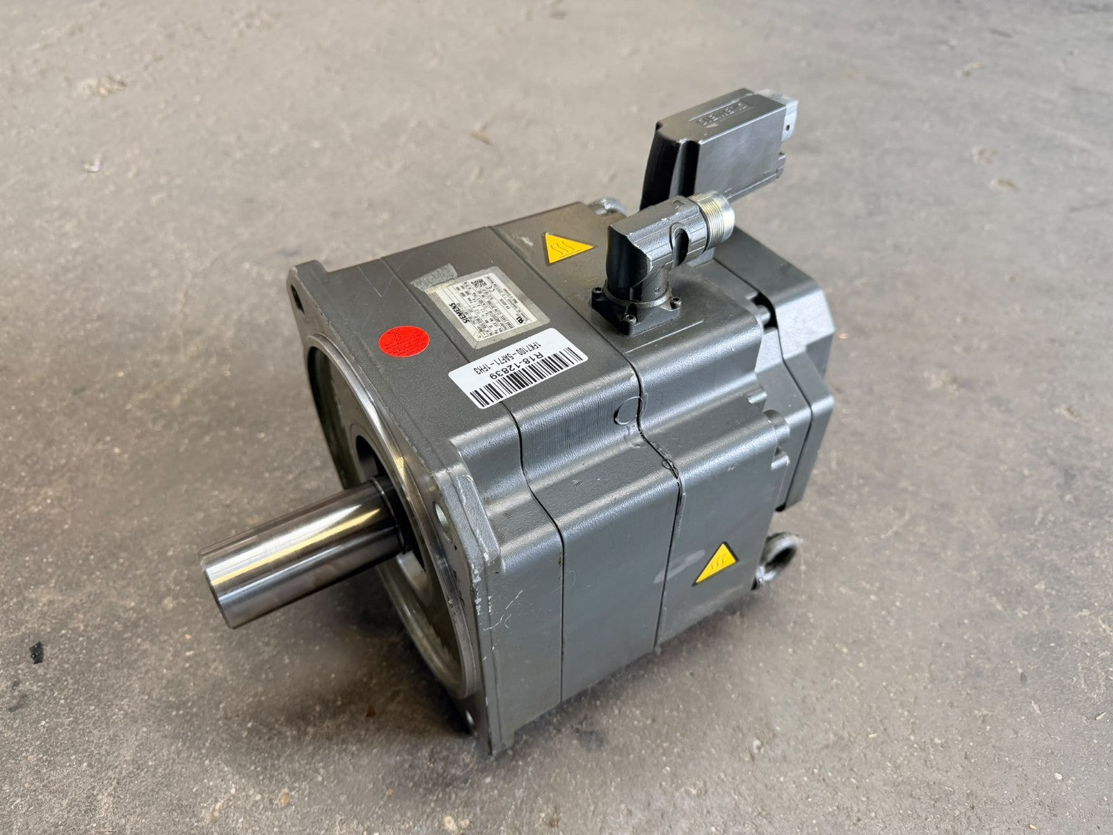 SIEMENS	3 PHASE MOTOR	1FK7100-5AF71-1FH3