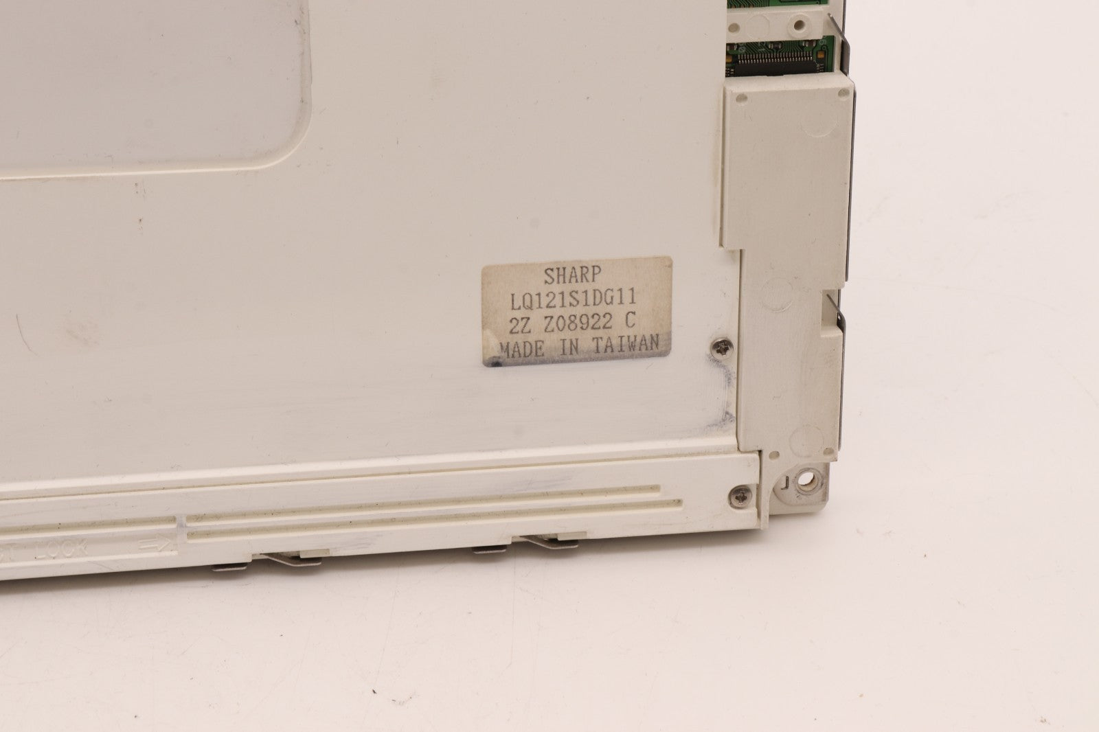 SHARP	  LQ121S1DG11