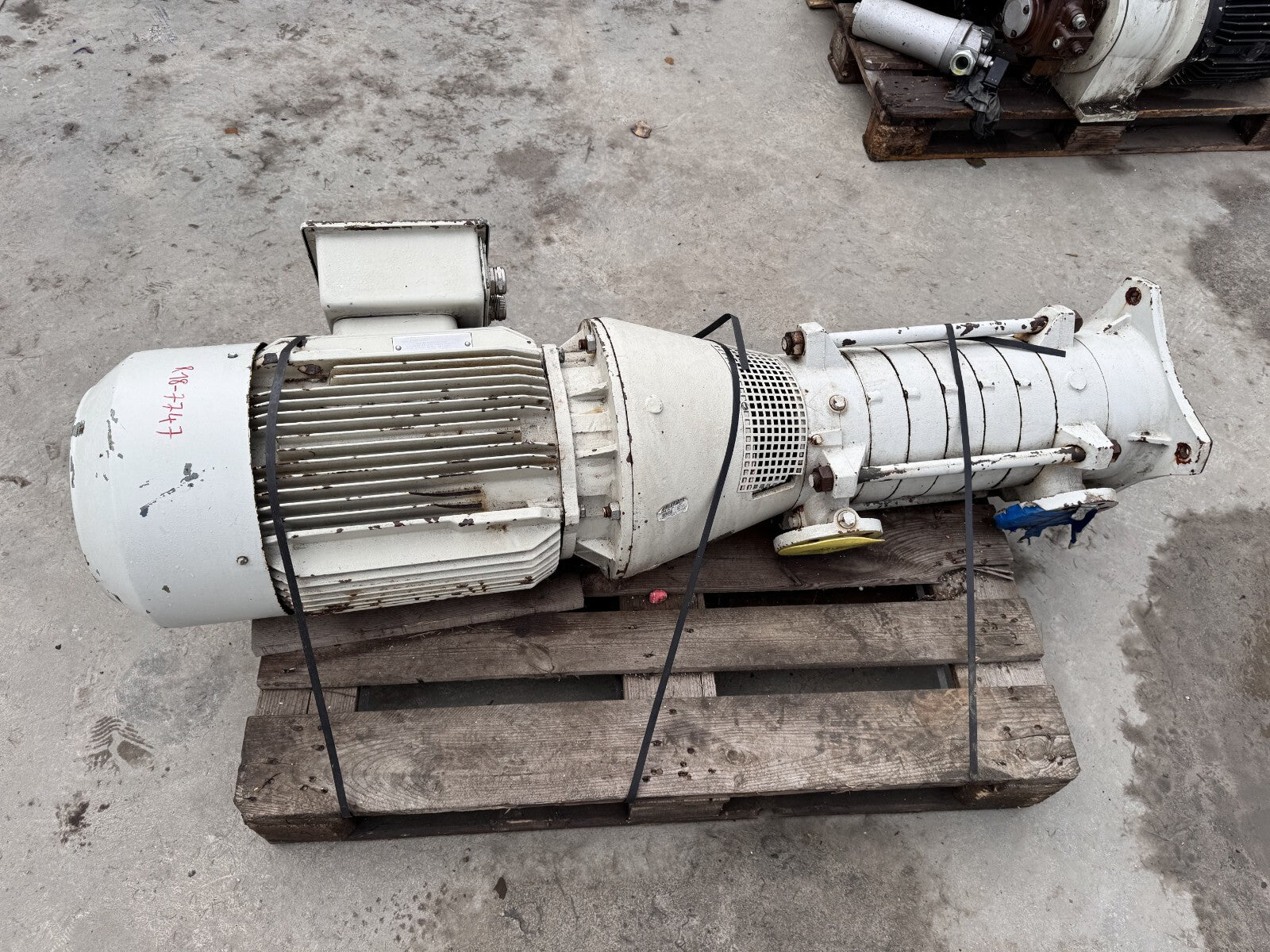 AEG	TYPE AM 200 LR2 Q4 3 MOTOR NO 47510202