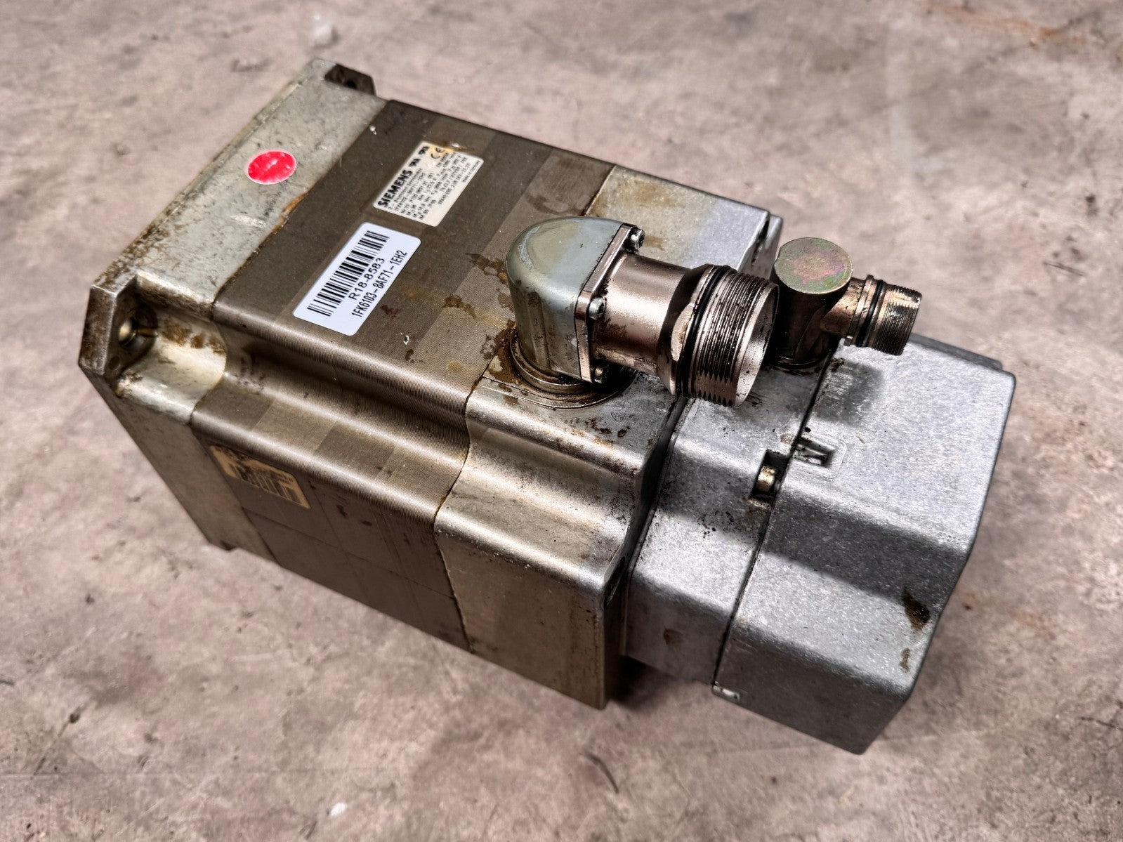 SIEMENS	3 PHASE BRUSHLESS SERVOMOTOR	1FK6103-8AF71-1EH2