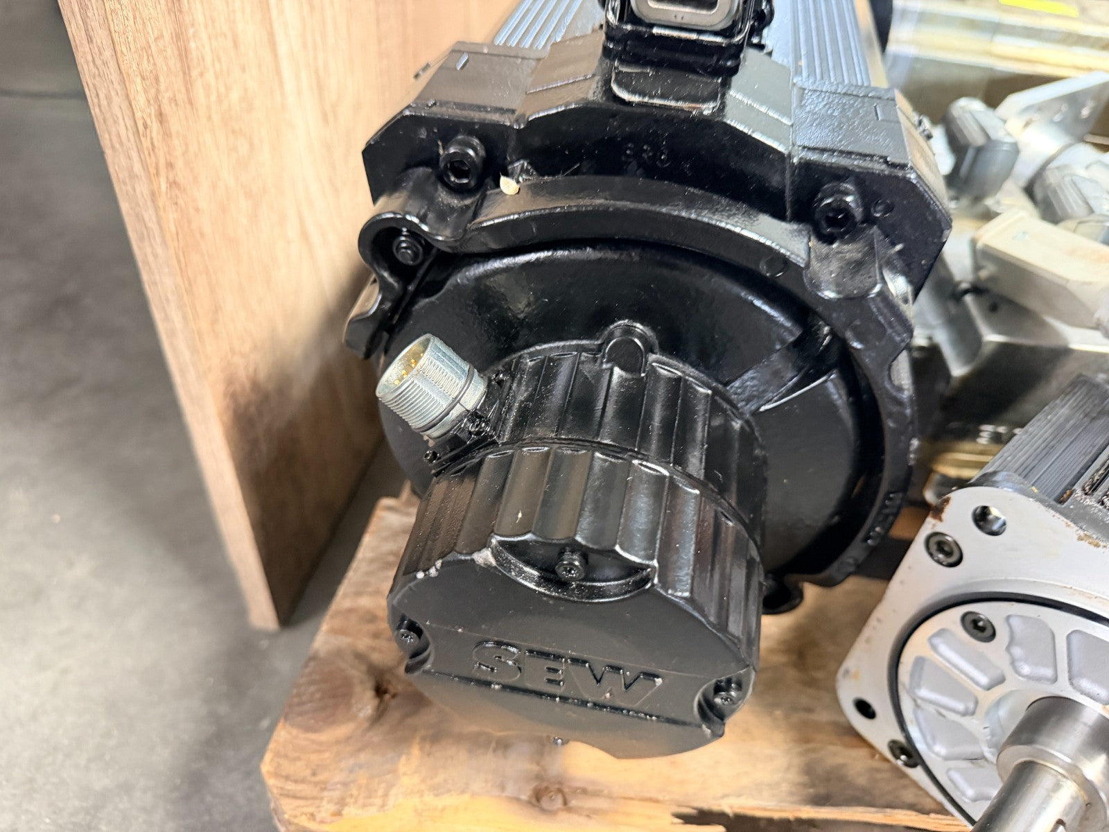 SEW-EURODRIVE	FA87 CM112L/BR/HR/TF/AK1H/SB50	45.7390007501.0003X16