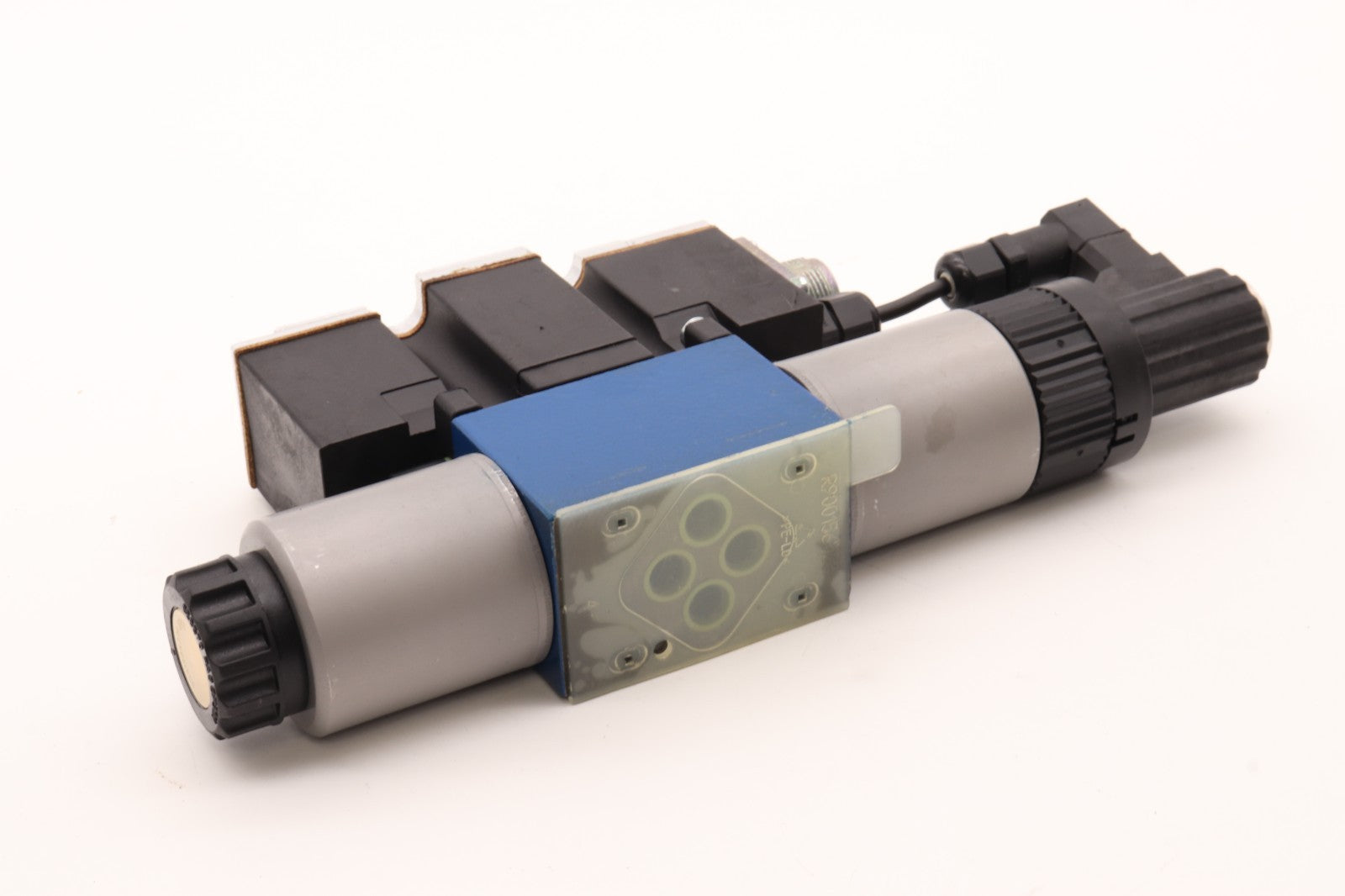 REXROTH	R900936357	4WREE 6 V04-24/G24K31/A1V