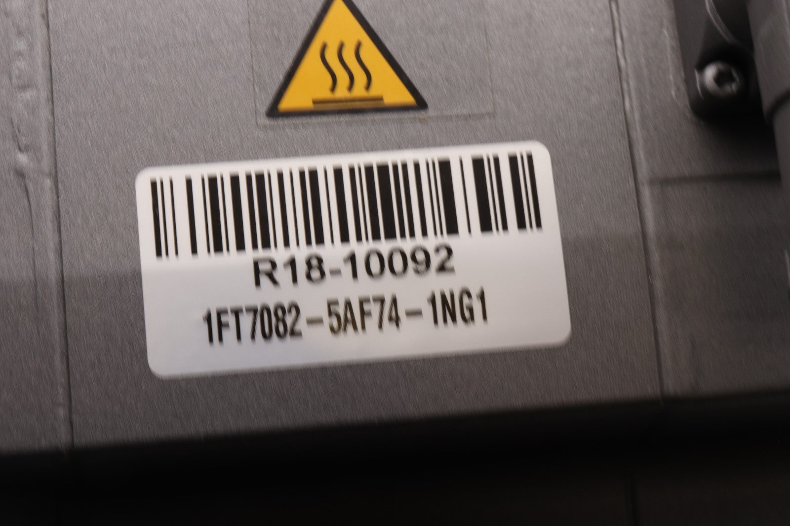 SIEMENS  3 PHASE MOTOR  1FT7082-5AF74-1NG1