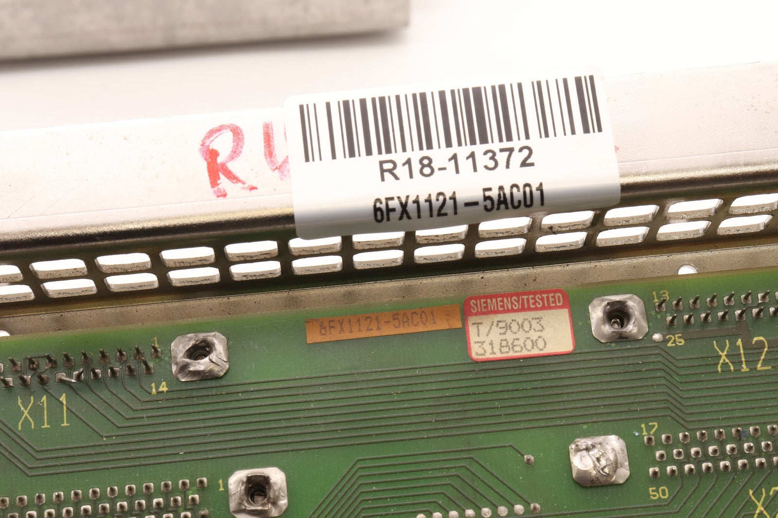 SIEMENS	6FX1121-5AC01	SINUMERIK SYSTEM 3 OP PANEL CHANGE-OVER