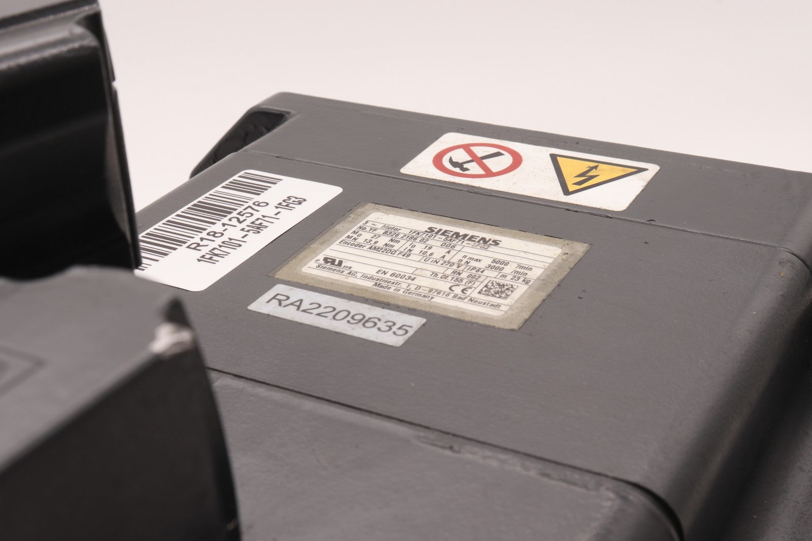 SIEMENS	1FK7101-5AF71-1FG3 3 PHASE MOTOR