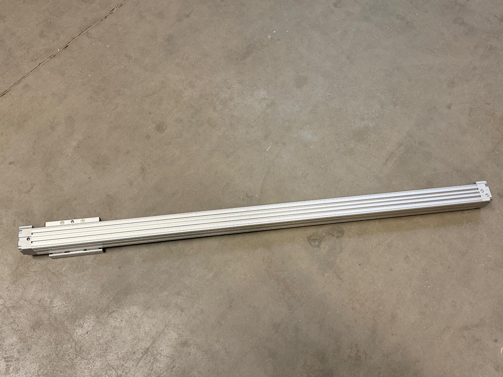FESTO	DGPL-32-1000-PPV-A-B-KF-GK-SH	526660