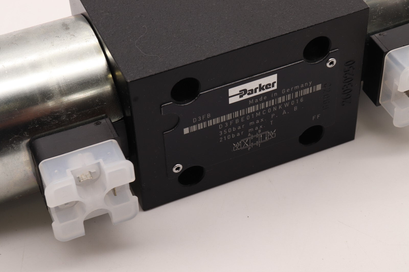 PARKER DIRECT OPERATED PROPORTIONAL DC VALVE D3FBE01MC0NKW016