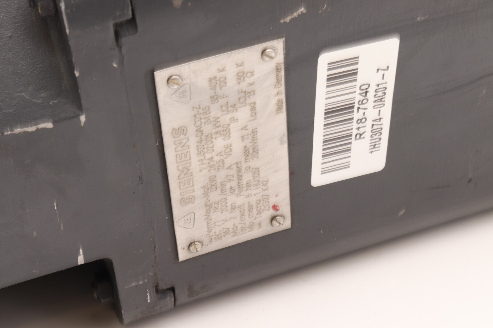 SIEMENS	3 PHASE MAGNET MOTOR	1HU3074-0AC01-Z