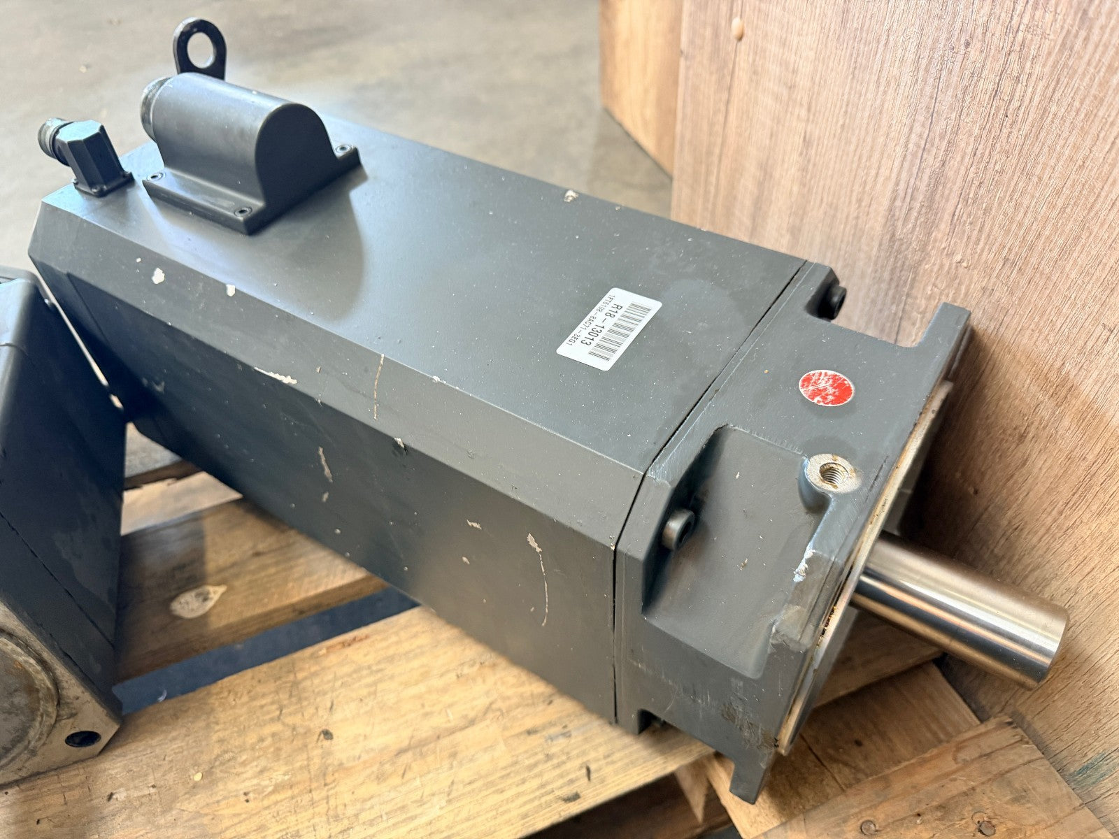 SIEMENS	3 PHASE BRUSHLESS SERVOMOTOR	1FT6108-8AC71-3EG1