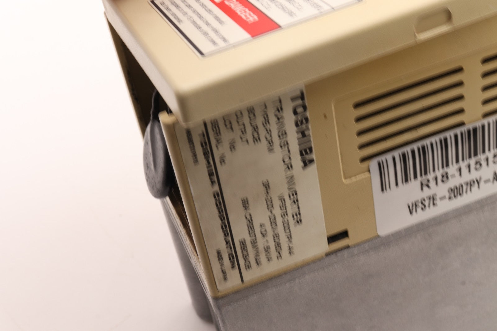 TOSHIBA	VFS7E-2007PY-A4	TRANSISTOR INVERTER
