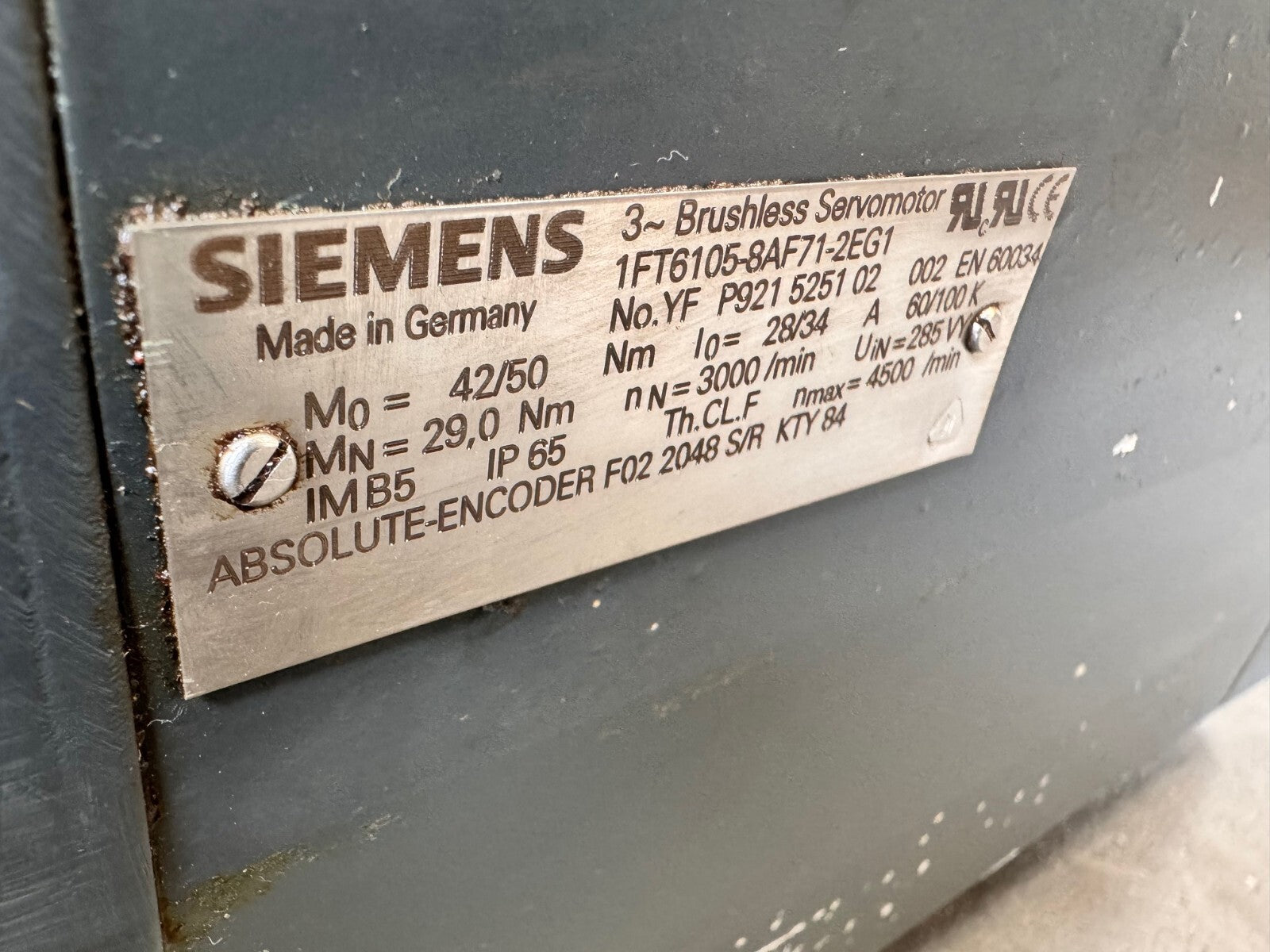 SIEMENS	3 PHASE BRUSHLESS SERVOMOTOR	1FT6105-8AF71-2EG1